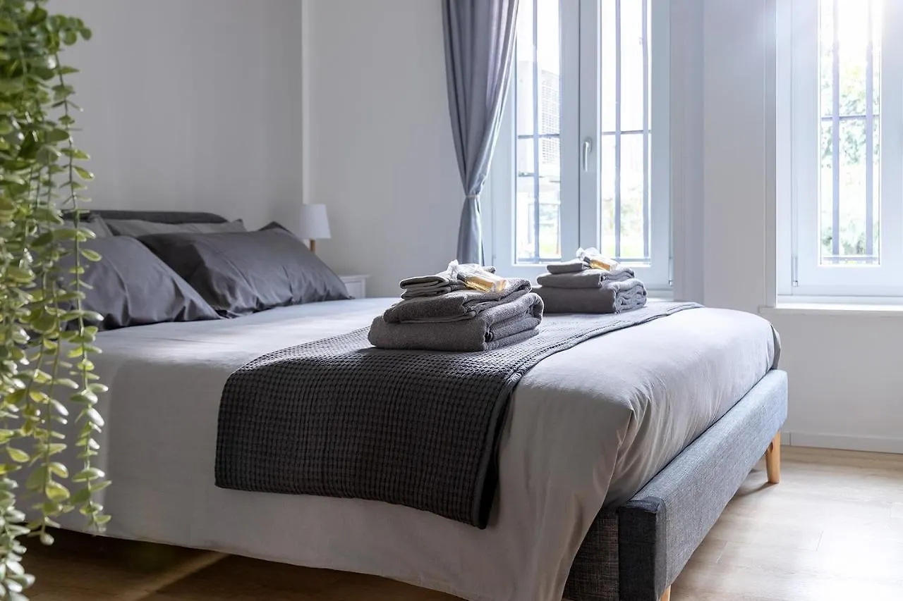Fiera Milano-City Life ☆☆☆☆☆ Tre Torri House 0*, Milan Italy