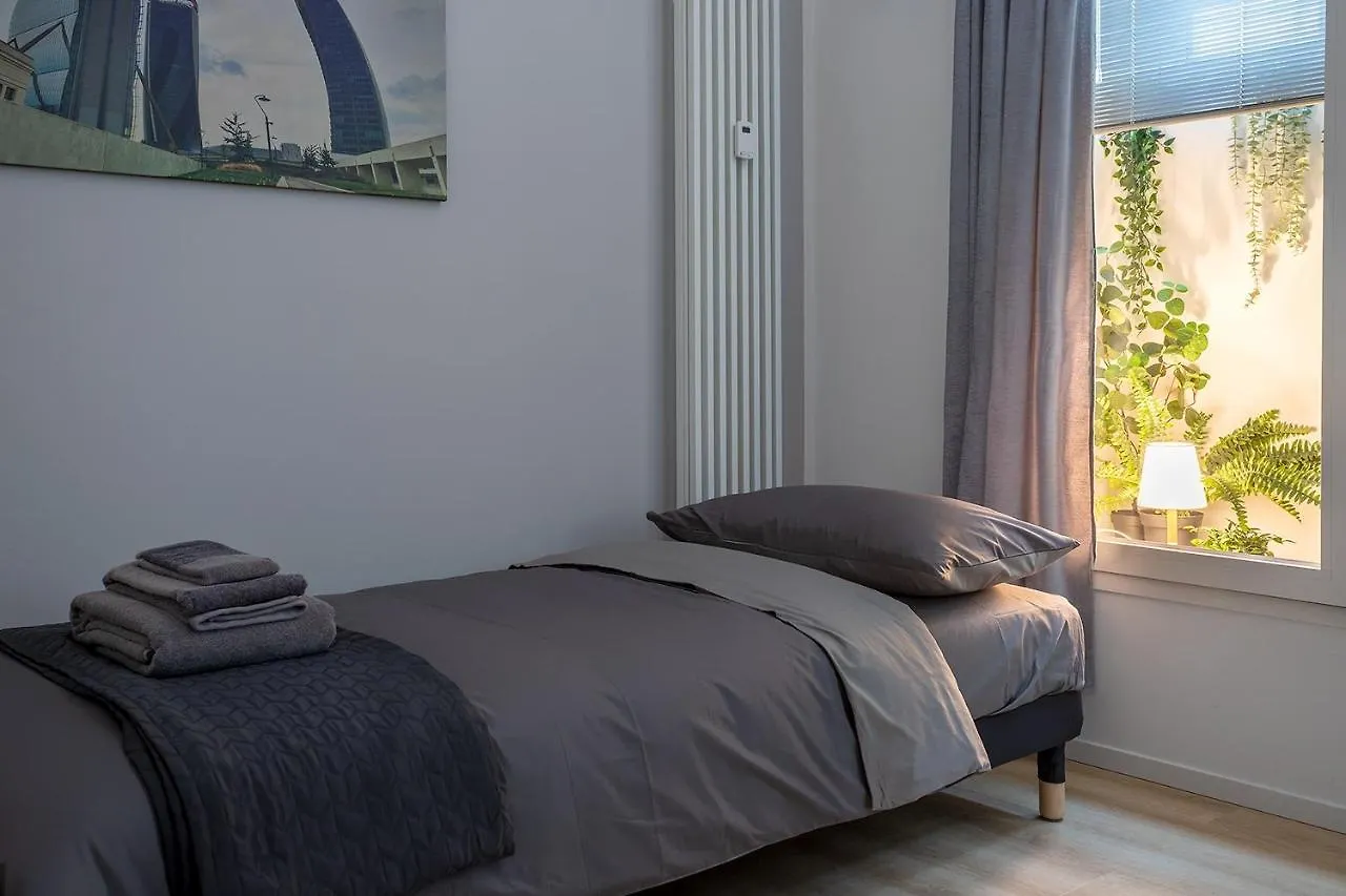 Fiera Milano-City Life ☆☆☆☆☆ Tre Torri House 0*, Milan